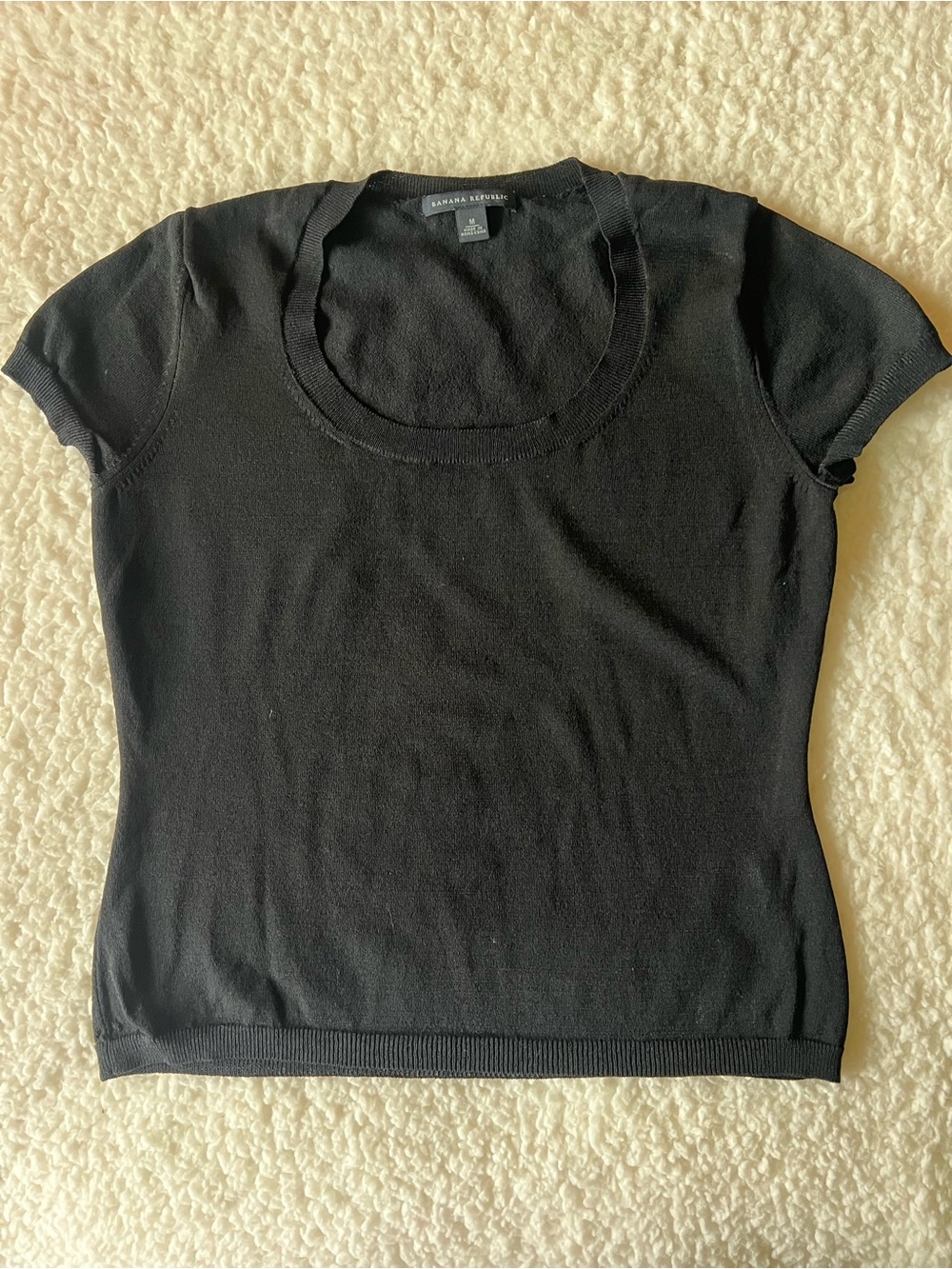 Banana Republic Women’s Black Short Sleeve Scoop Neck Sweater- M